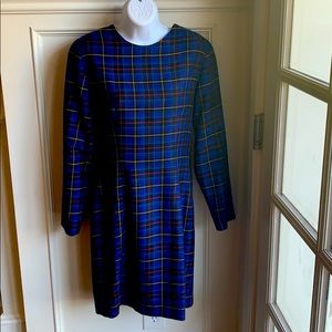 Flattering plaid dress w/back zipper